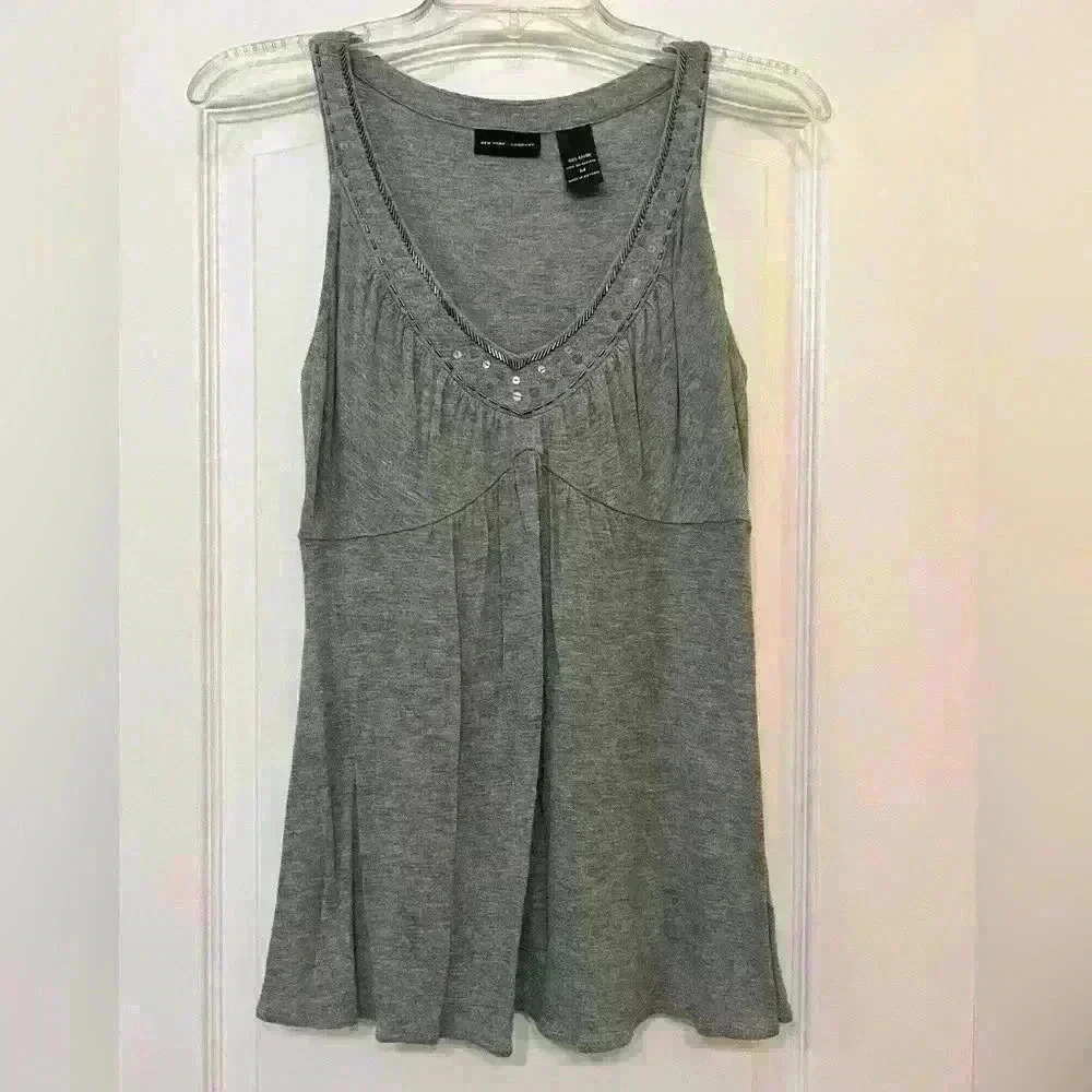 New York Company flow tank top, size medium.
